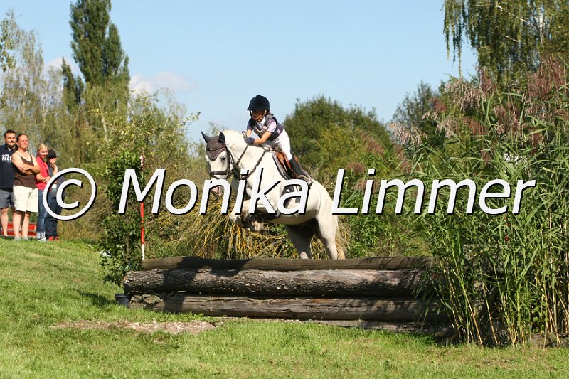 109M7704_Gabbylane_Ponystilgelaende E.JPG